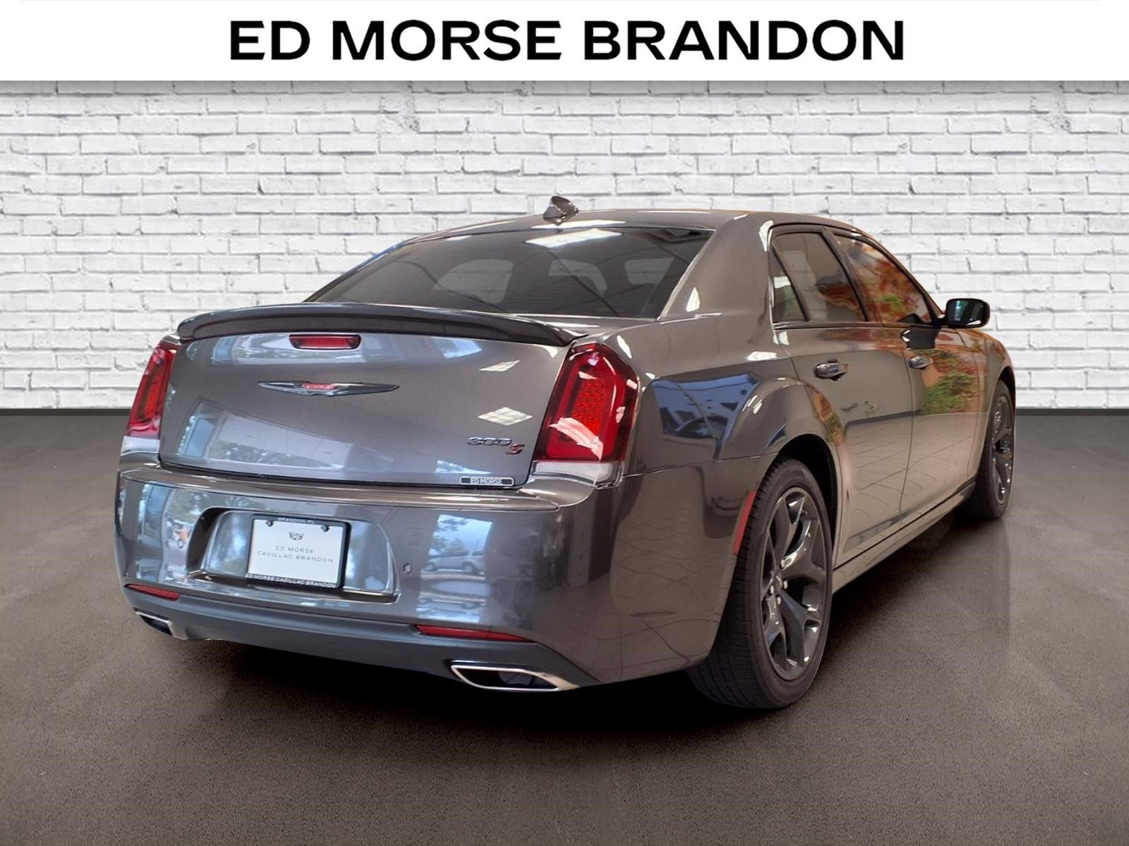 Used 2023 Chrysler 300 S w/ Comfort Group RWD image 5
