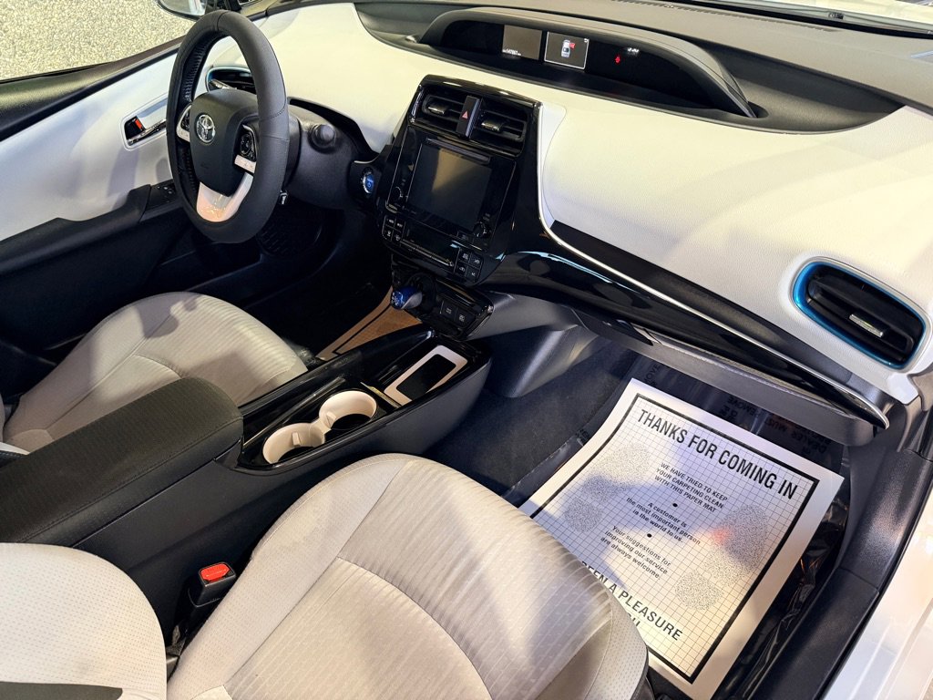 Used 2017 Toyota Prius Three w/ Advanced Technology Package image 20