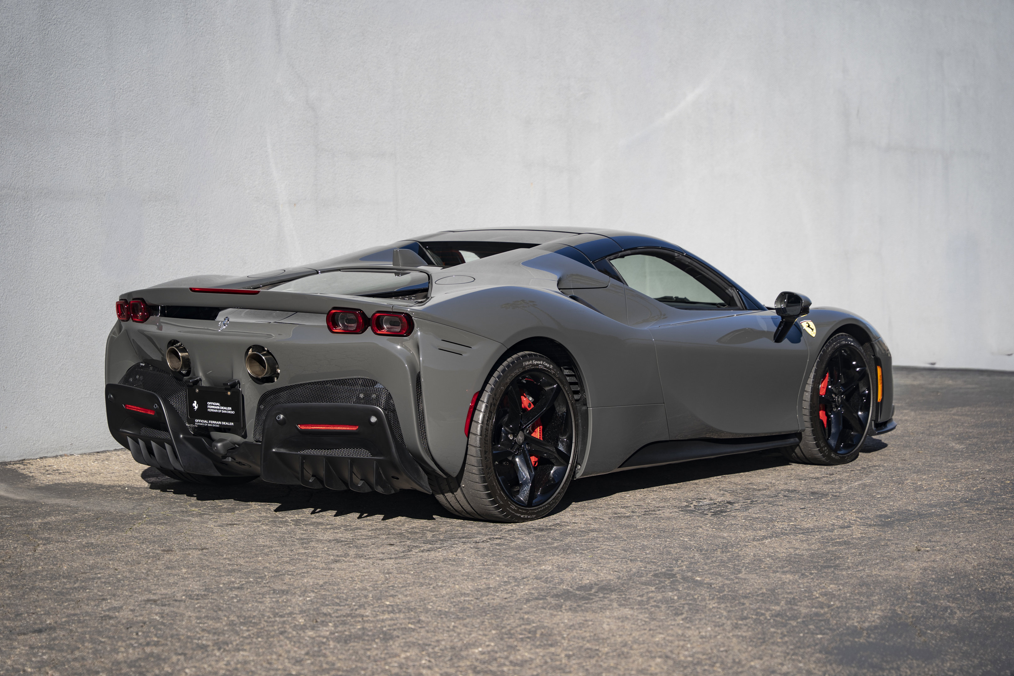 Used 2025 Ferrari SF90 Spider image 19