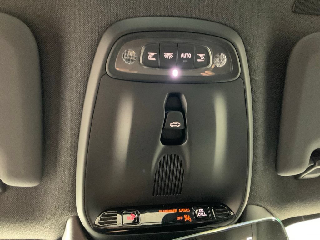 Used 2019 Volvo XC40 T5 R-Design AWD/4WD image 20