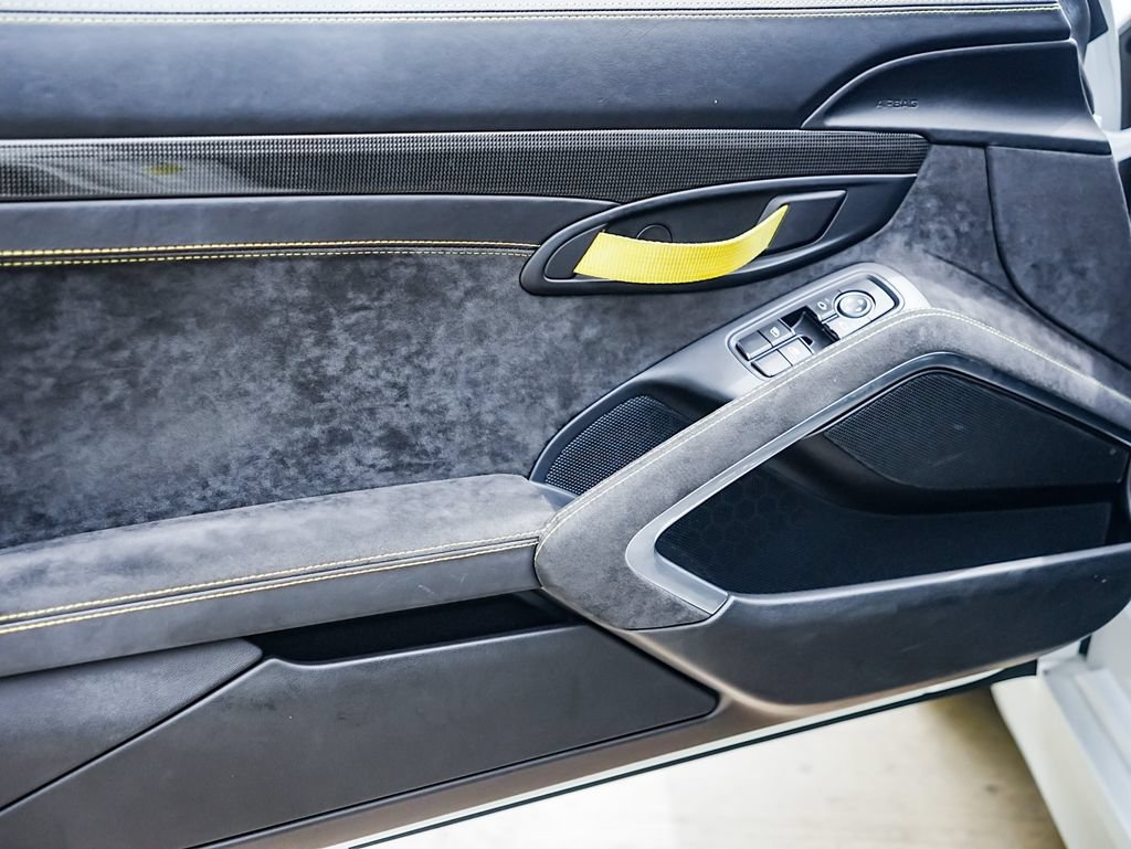 Certified 2016 Porsche Cayman GT4 RWD image 18