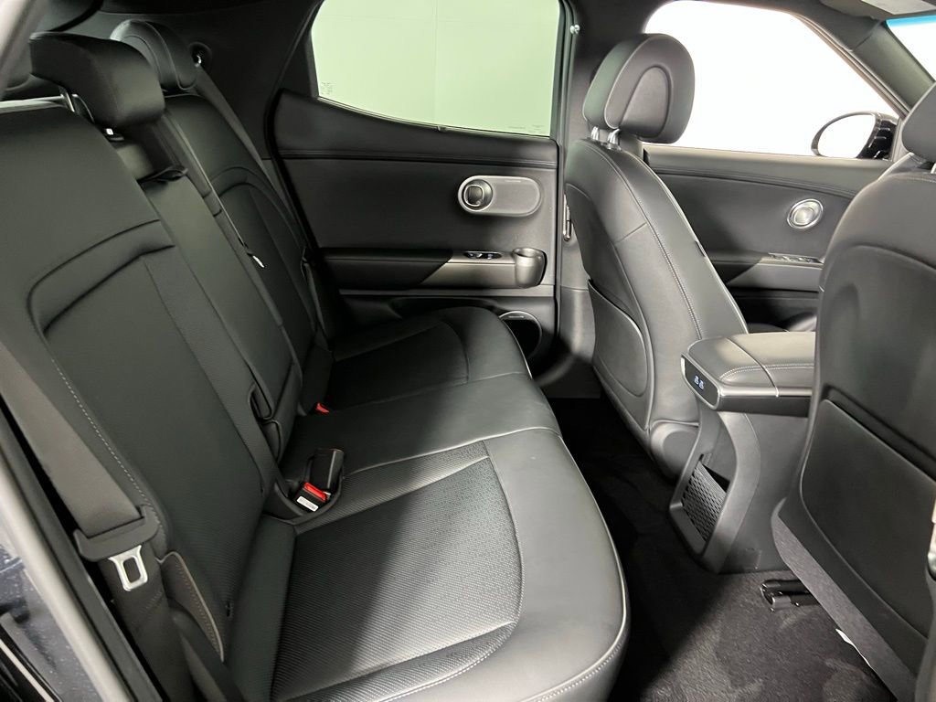 Used 2025 Genesis GV60 Advanced image 32