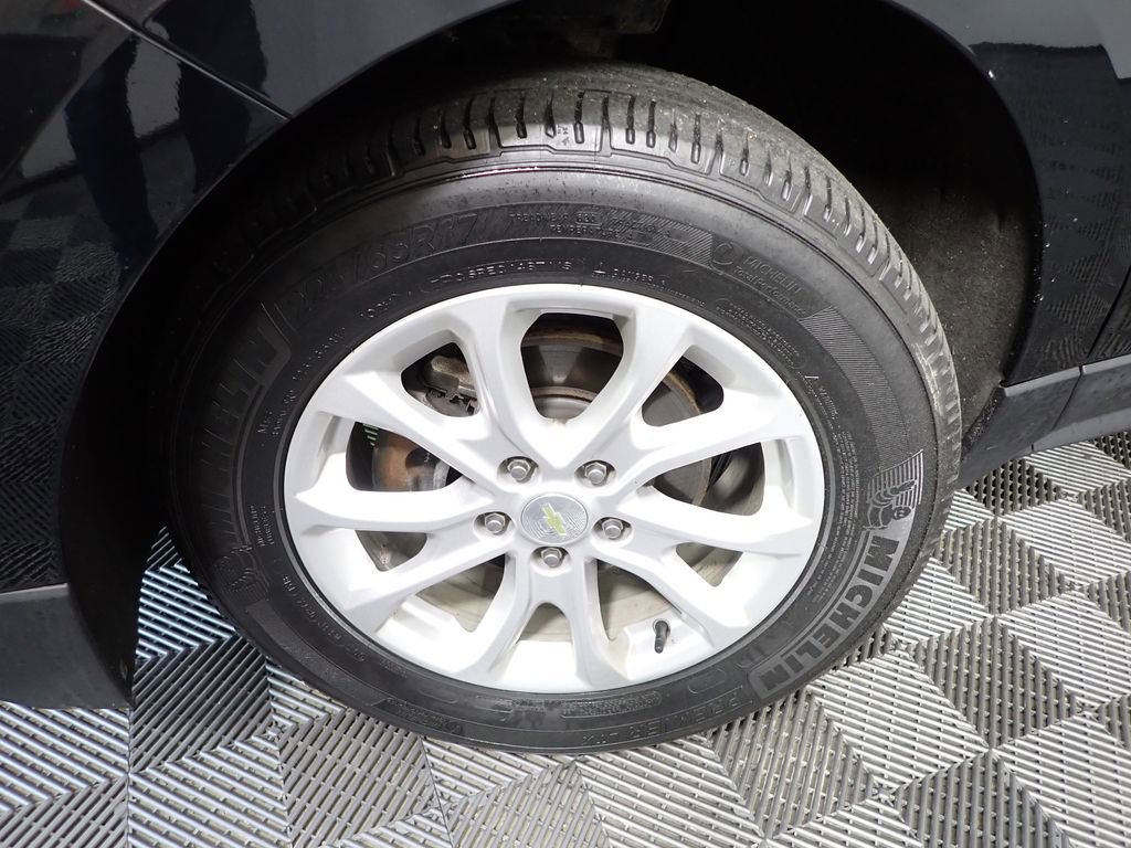 Used 2018 Chevrolet Equinox LS FWD image 41