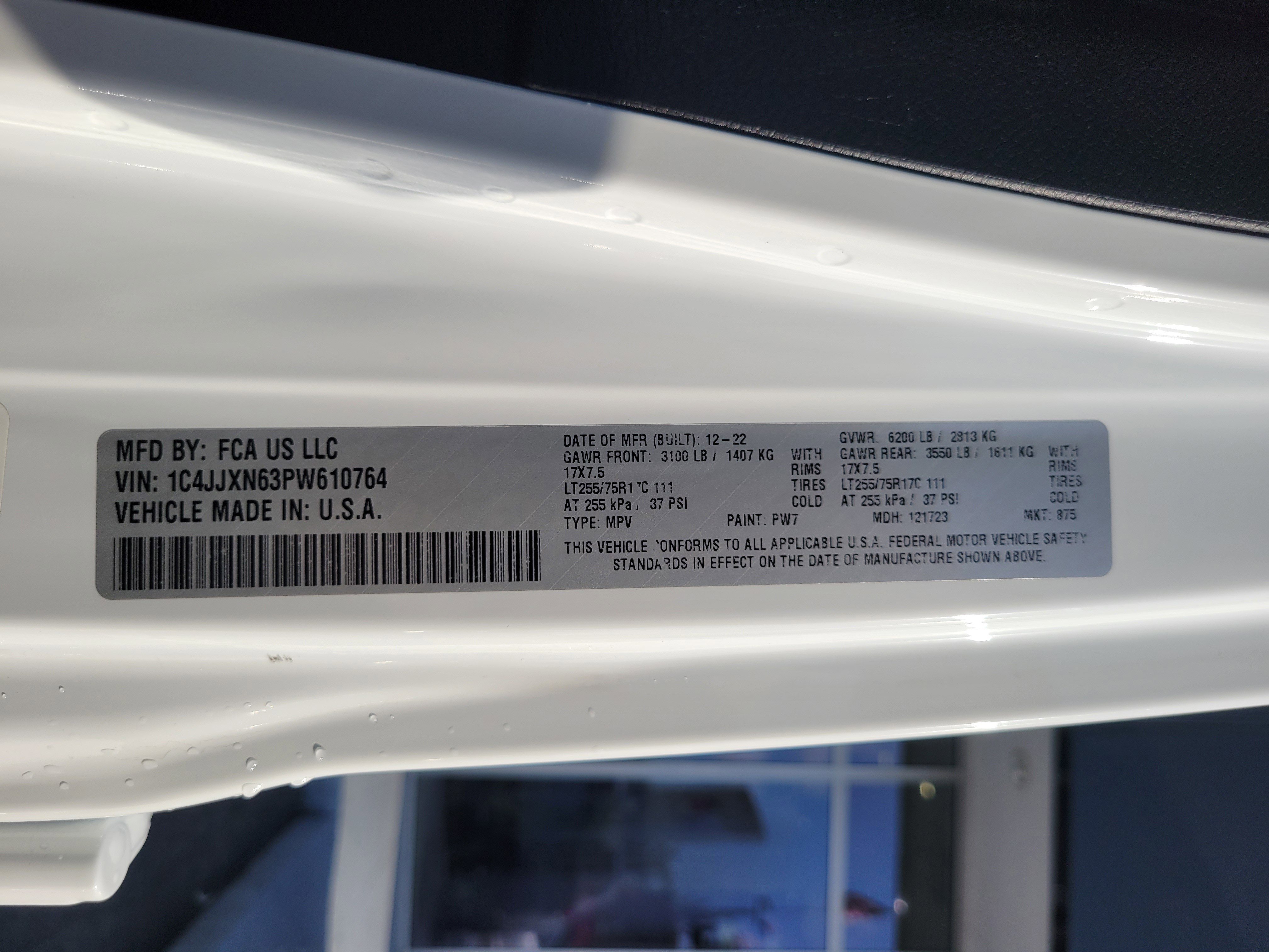 Used 2023 Jeep Wrangler Unlimited w/ Sun & Screen Package image 29