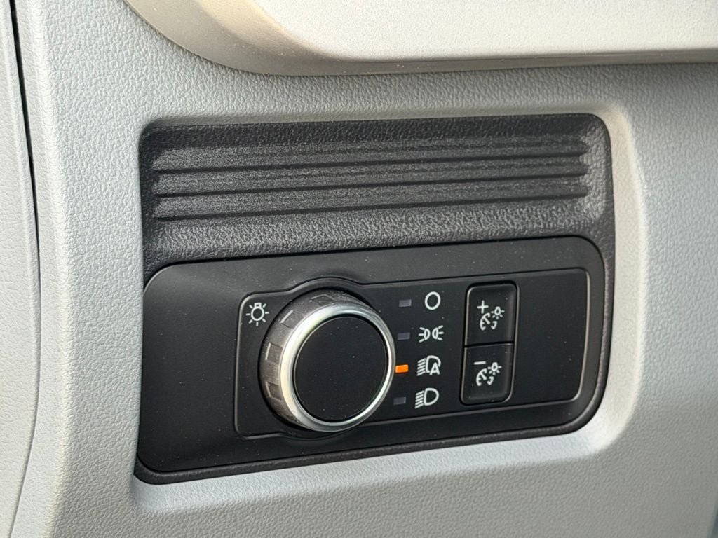New 2026 Ford F550 4x4 Crew Cab image 23