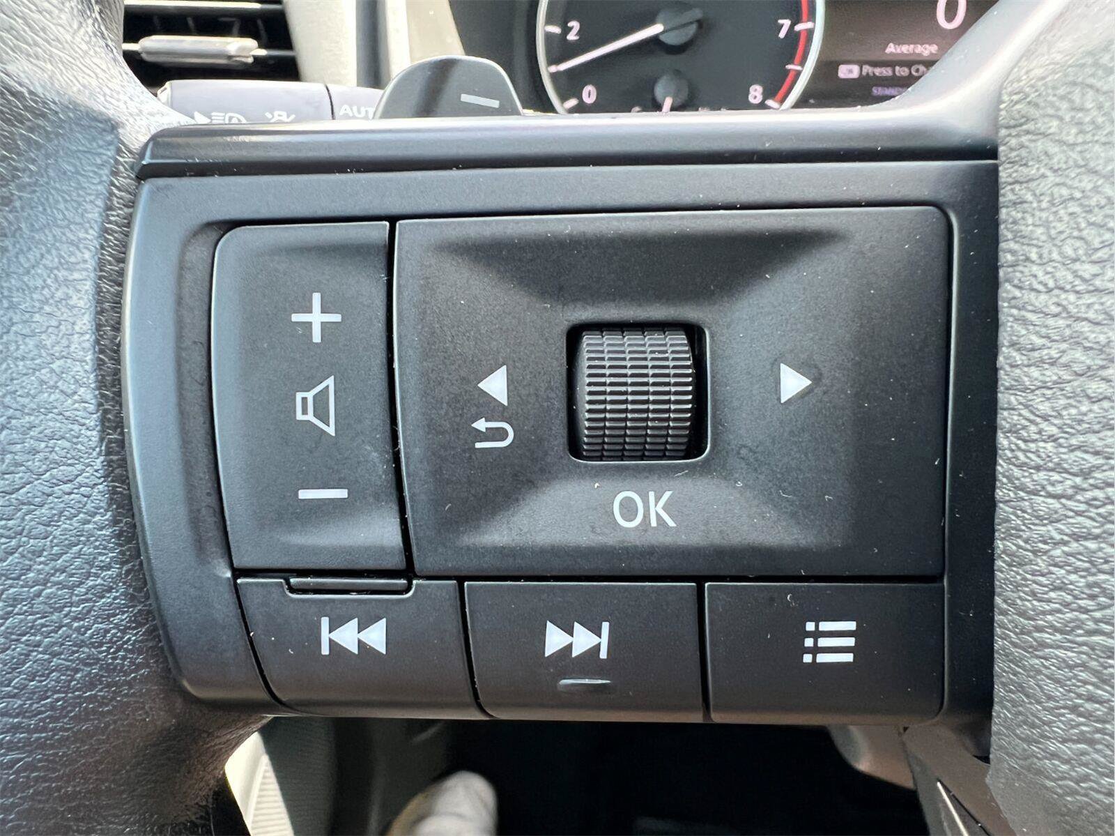 Used 2025 Nissan Rogue S FWD image 32