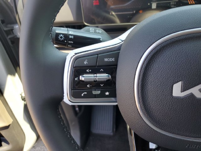 New 2026 Kia Carnival EX FWD image 28