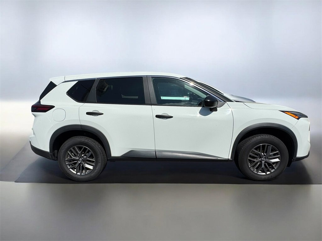 Used 2024 Nissan Rogue S image 15