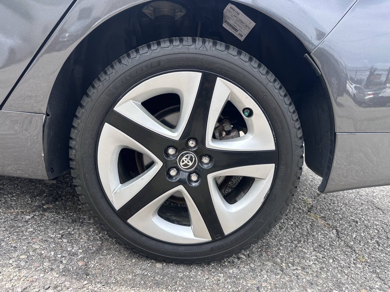Used 2017 Toyota Prius Three Touring FWD image 9