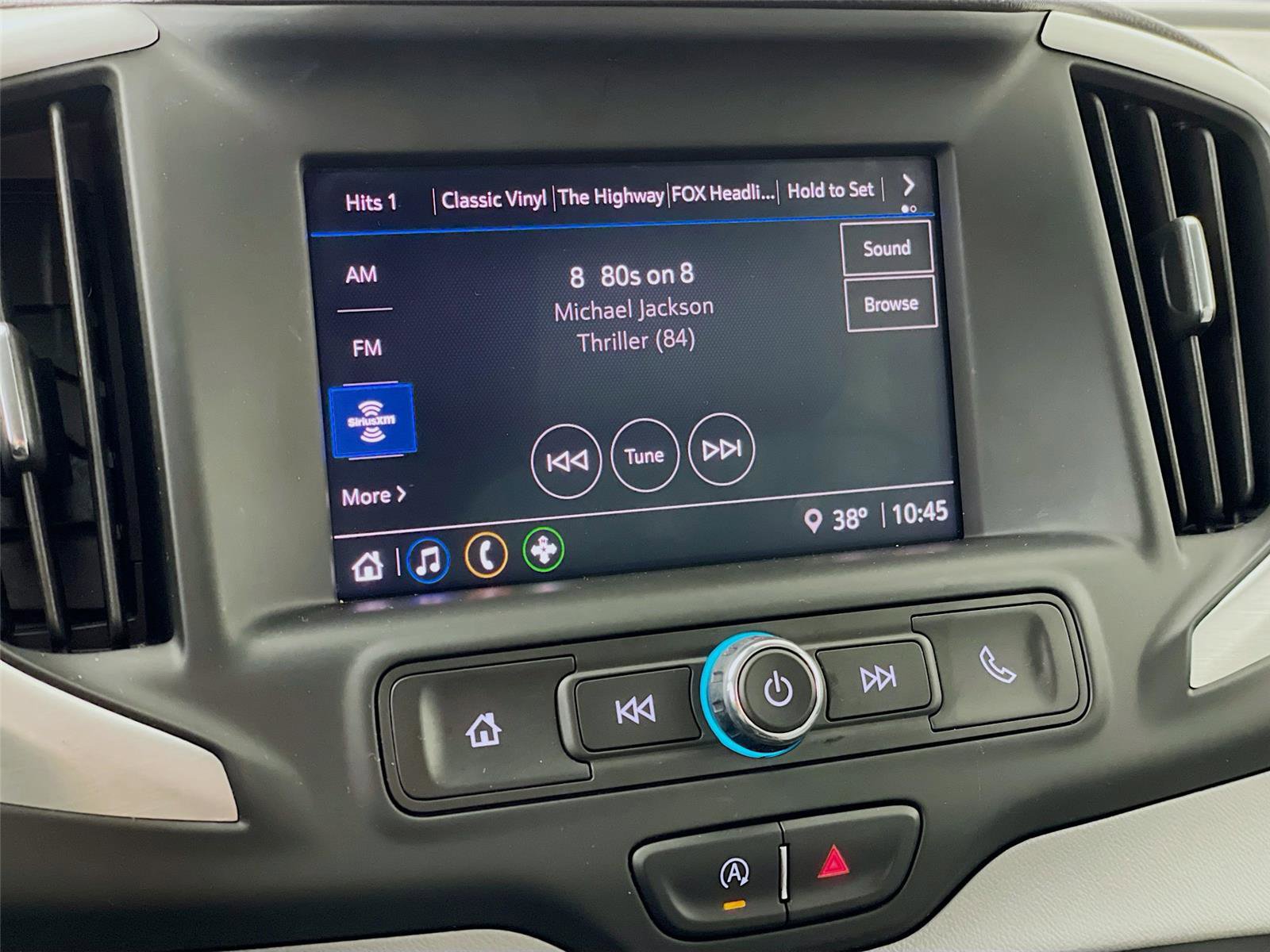 Used 2023 GMC Terrain SLE w/ Driver Convenience Package image 17