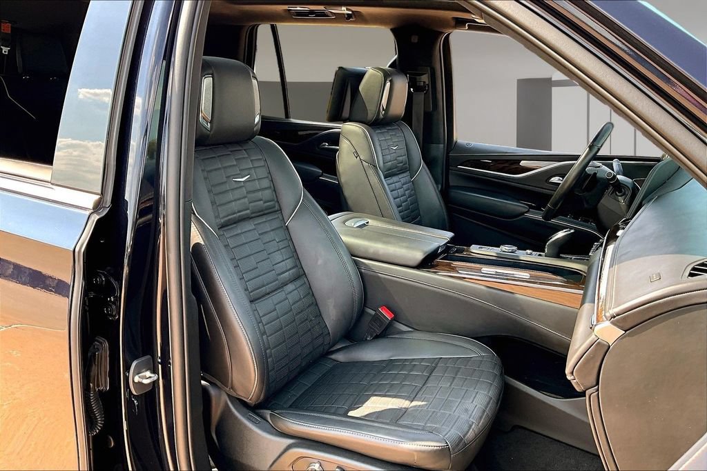 Used 2023 Cadillac Escalade Premium Luxury Platinum AWD/4WD image 7
