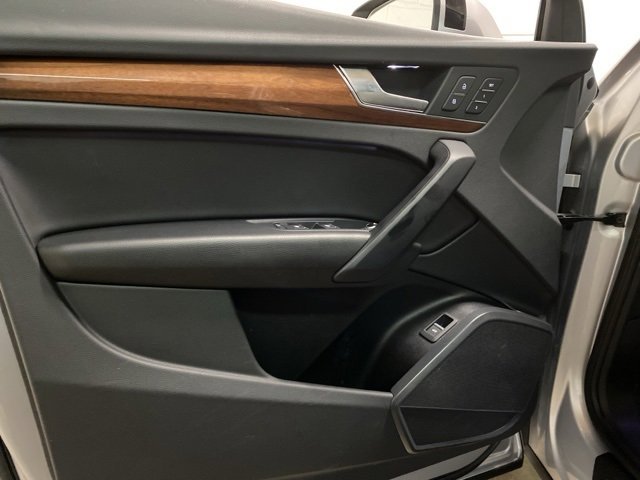 Used 2023 Audi Q5 2.0T Premium w/ Convenience Package image 32