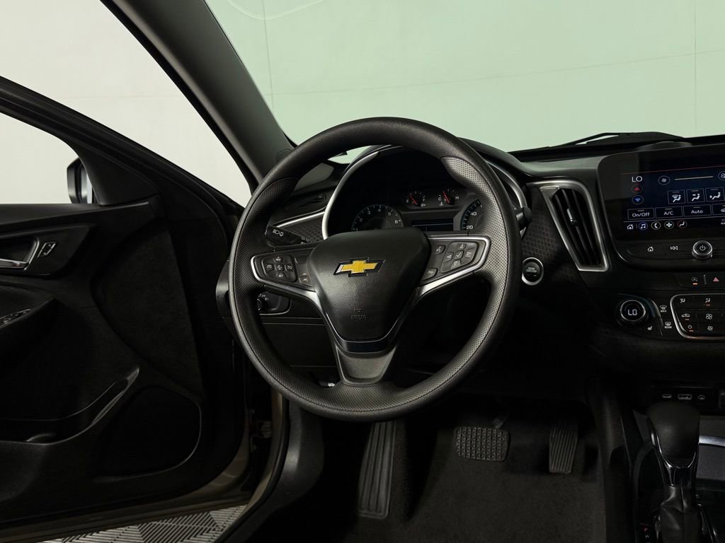 Used 2024 Chevrolet Malibu LT image 13