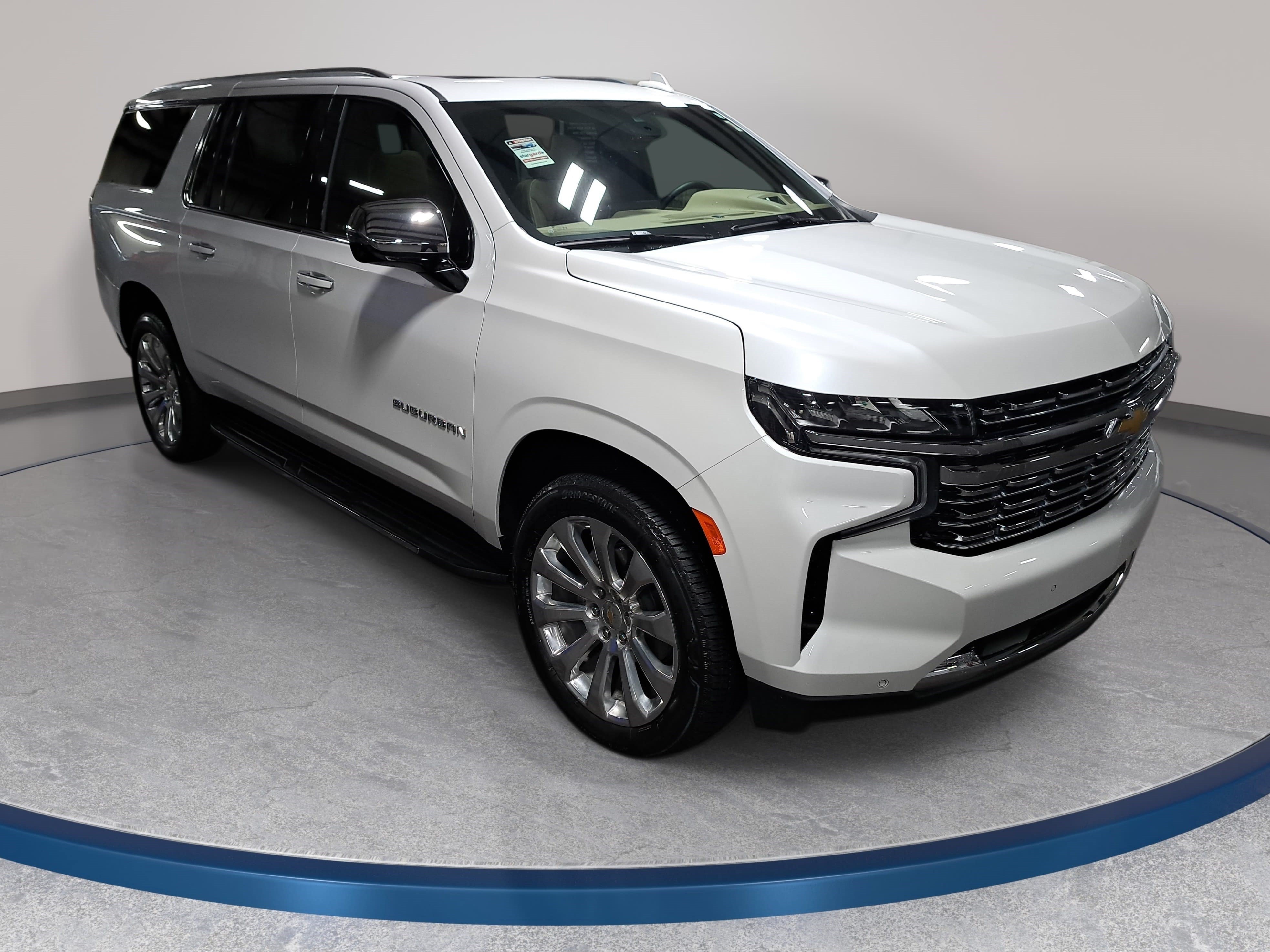 Used 2024 Chevrolet Suburban Premier AWD/4WD image 3