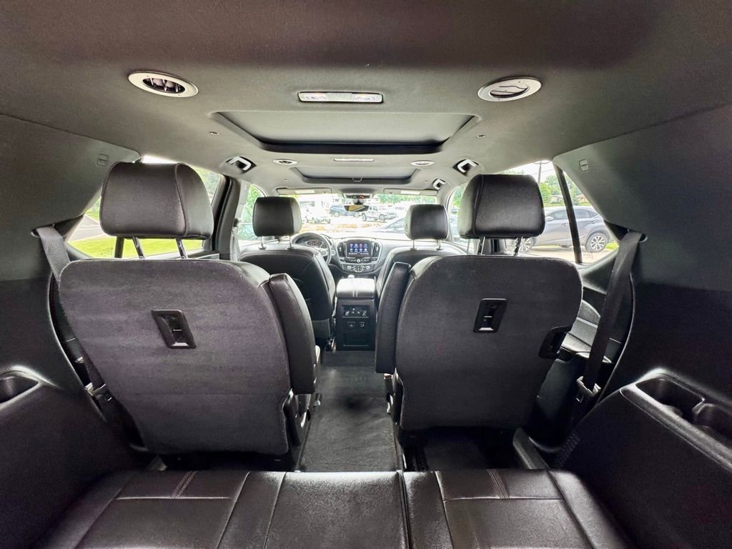 Used 2023 Chevrolet Traverse RS image 12