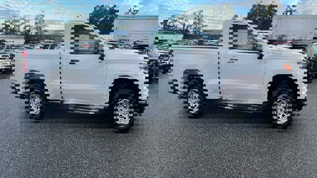 New 2025 Chevrolet Silverado 1500 W/T w/ Trailering Package image 4