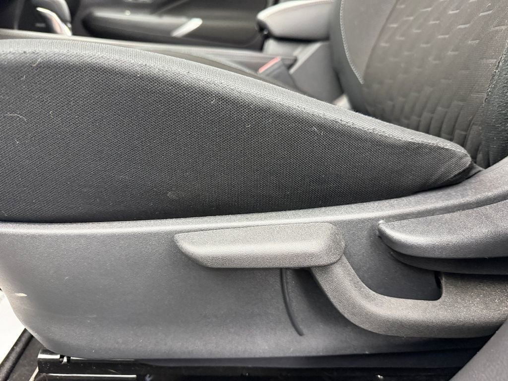 Used 2023 Nissan Kicks SV image 13