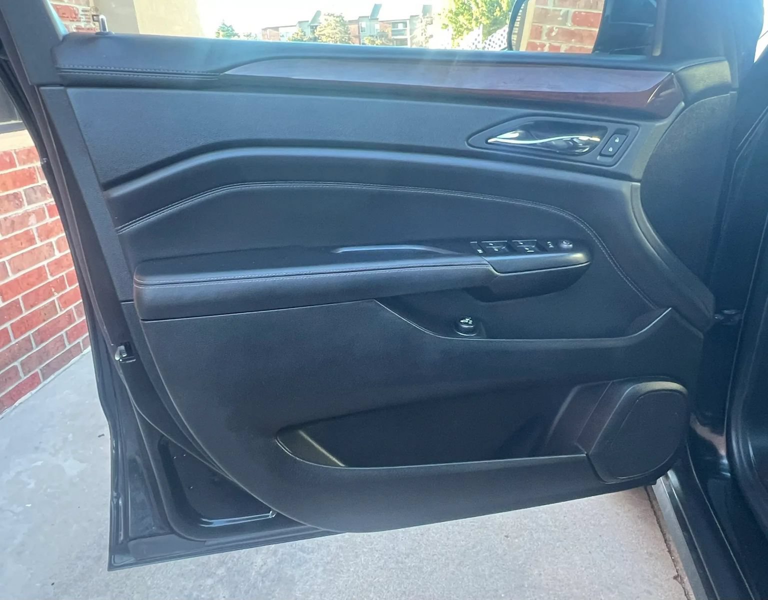 Used 2014 Cadillac SRX Luxury w/ Driver Awareness Package FWD image 12