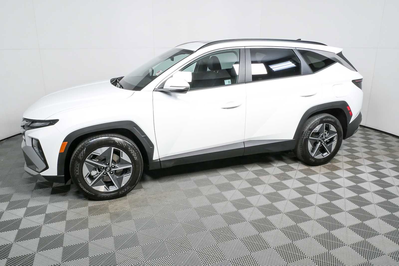 Certified 2025 Hyundai Tucson SEL FWD image 30