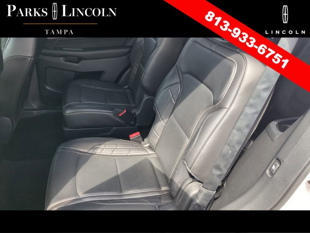Used 2018 Ford Explorer Platinum image 16