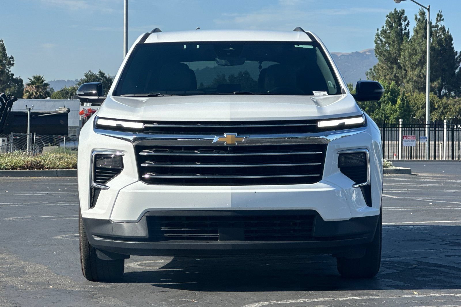 Used 2026 Chevrolet Traverse LT w/ Driver Confidence Package FWD image 9
