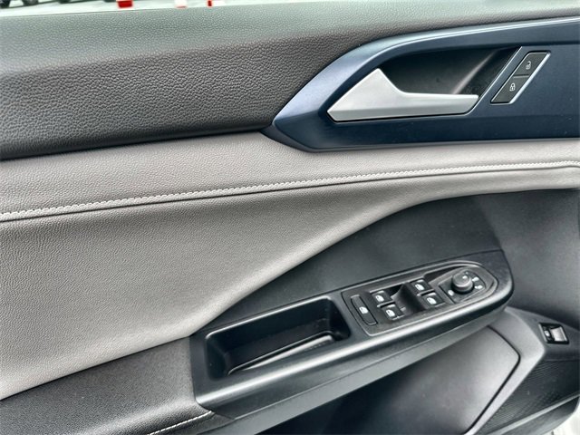 Used 2024 Volkswagen Taos SE image 15