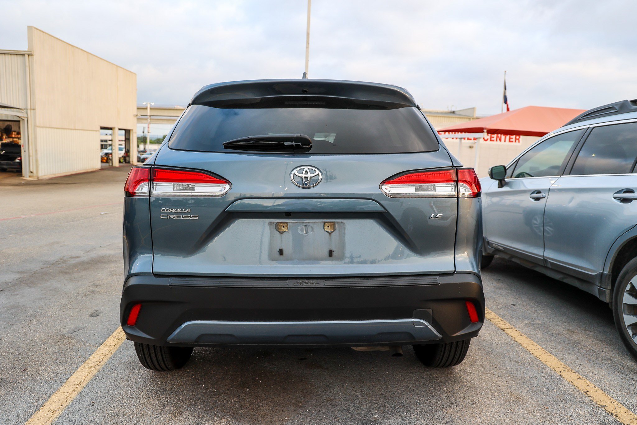 Used 2024 Toyota Corolla Cross LE w/ Moonroof Package FWD image 7