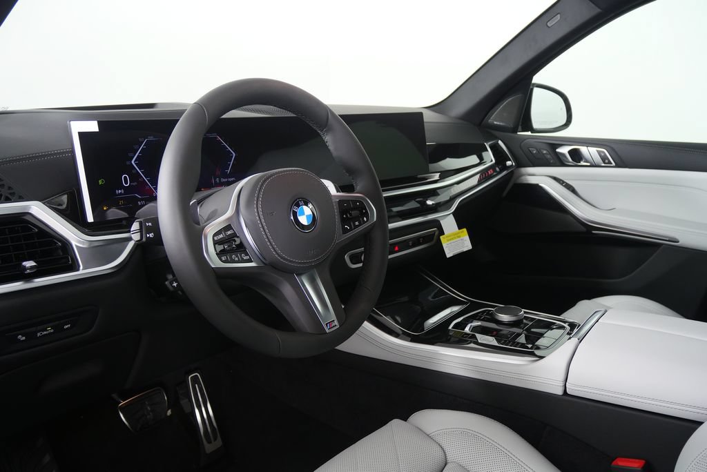 Used 2026 BMW X5 sDrive40i w/ M Sport Package RWD image 13