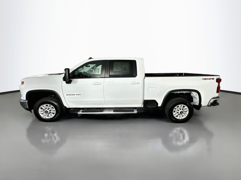 Used 2025 Chevrolet Silverado 2500 LT w/ Convenience Package AWD/4WD image 4