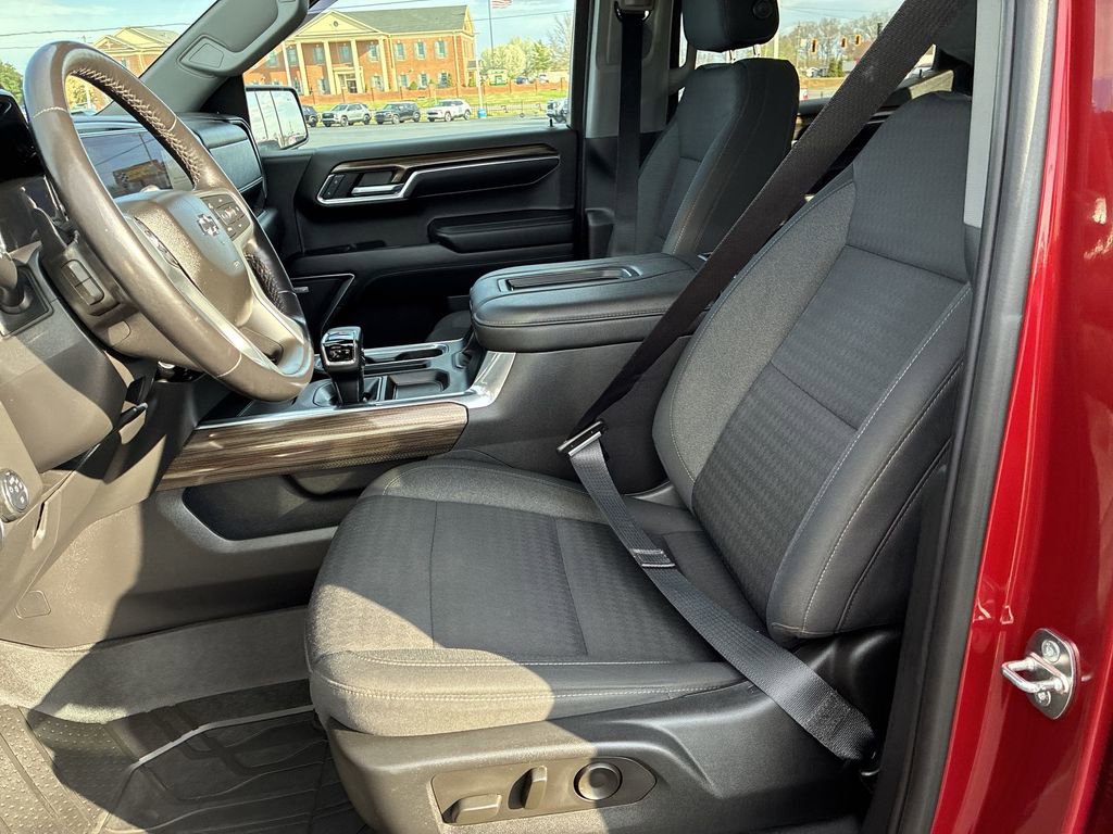 Used 2022 Chevrolet Silverado 1500 LT Trail Boss w/ Convenience Package II image 11