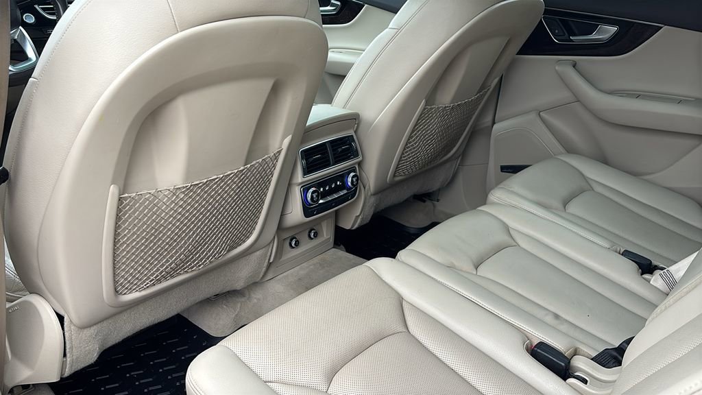 Used 2018 Audi Q7 3.0T Premium Plus w/ Premium Plus Package image 31