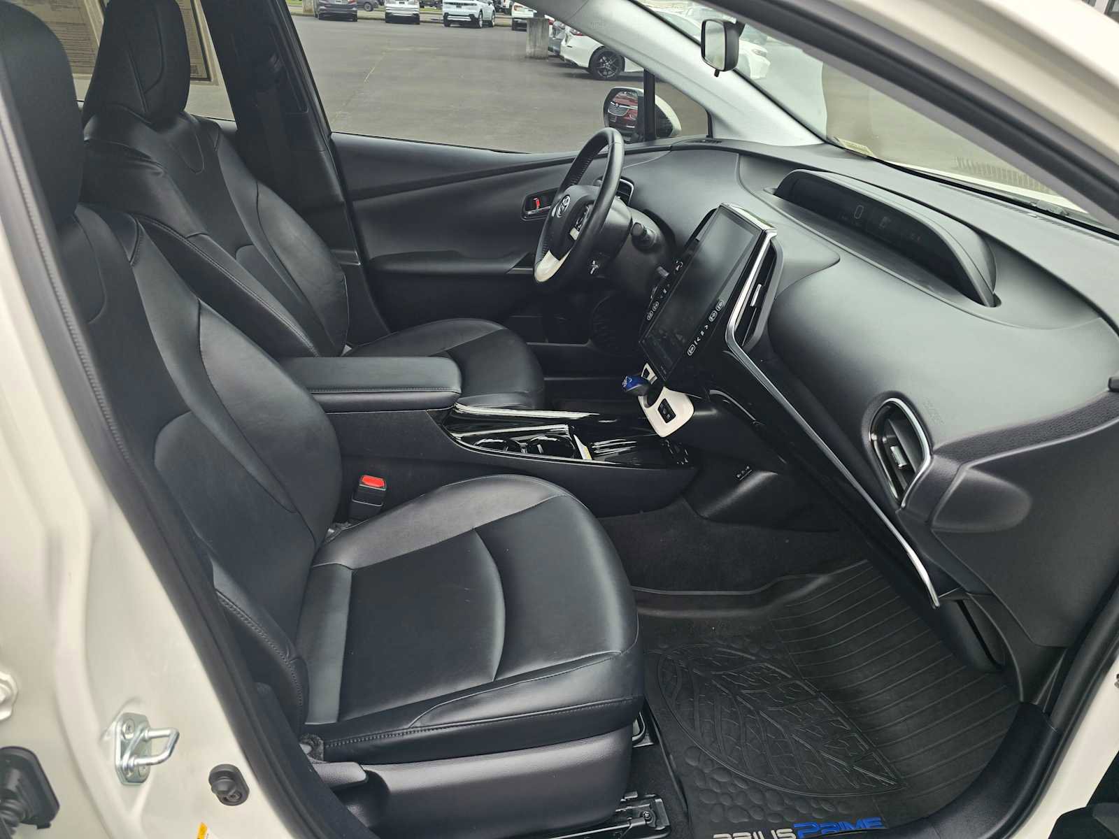 Used 2019 Toyota Prius Prime Premium FWD image 11