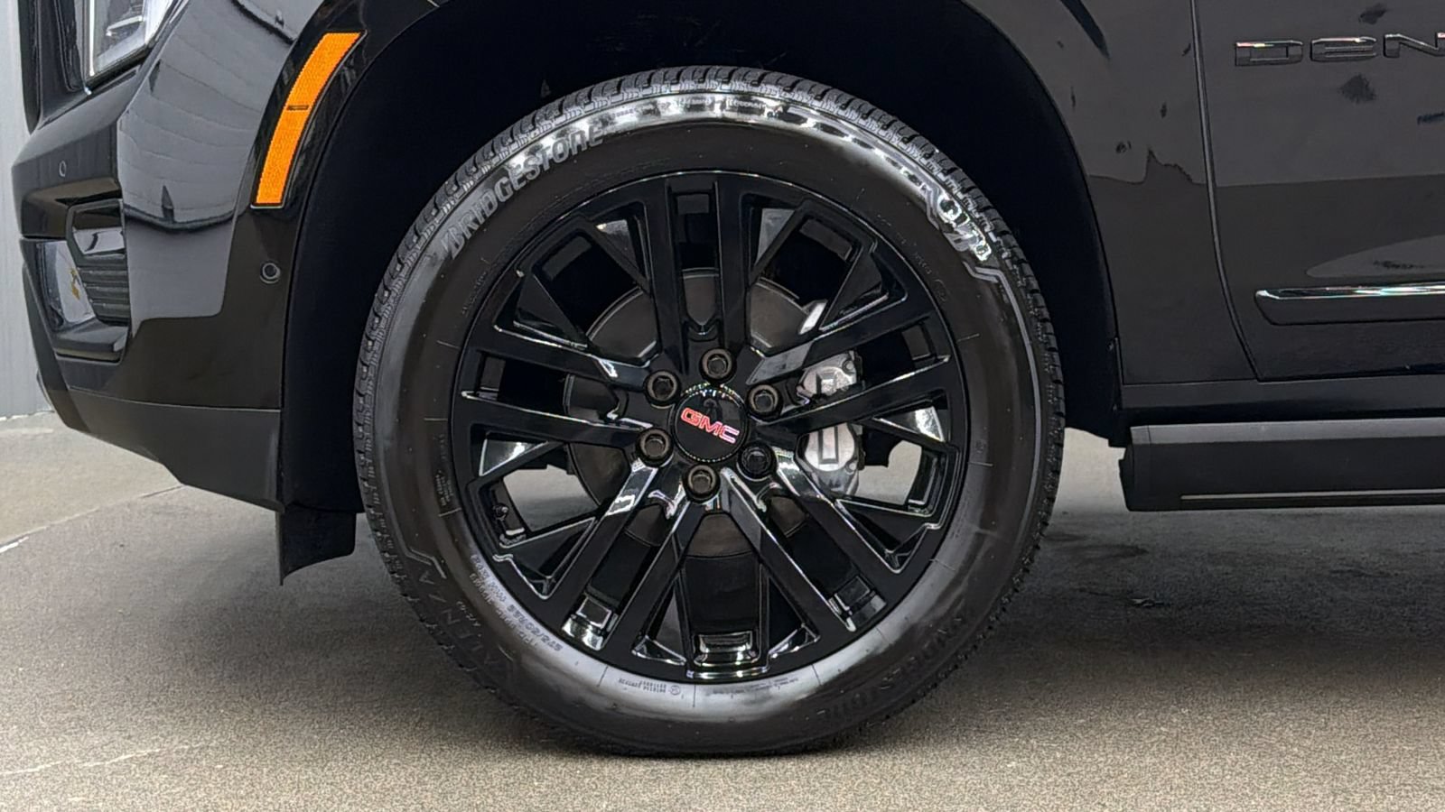 Used 2026 GMC Yukon Denali w/ Sun & Power Step Package AWD/4WD image 10