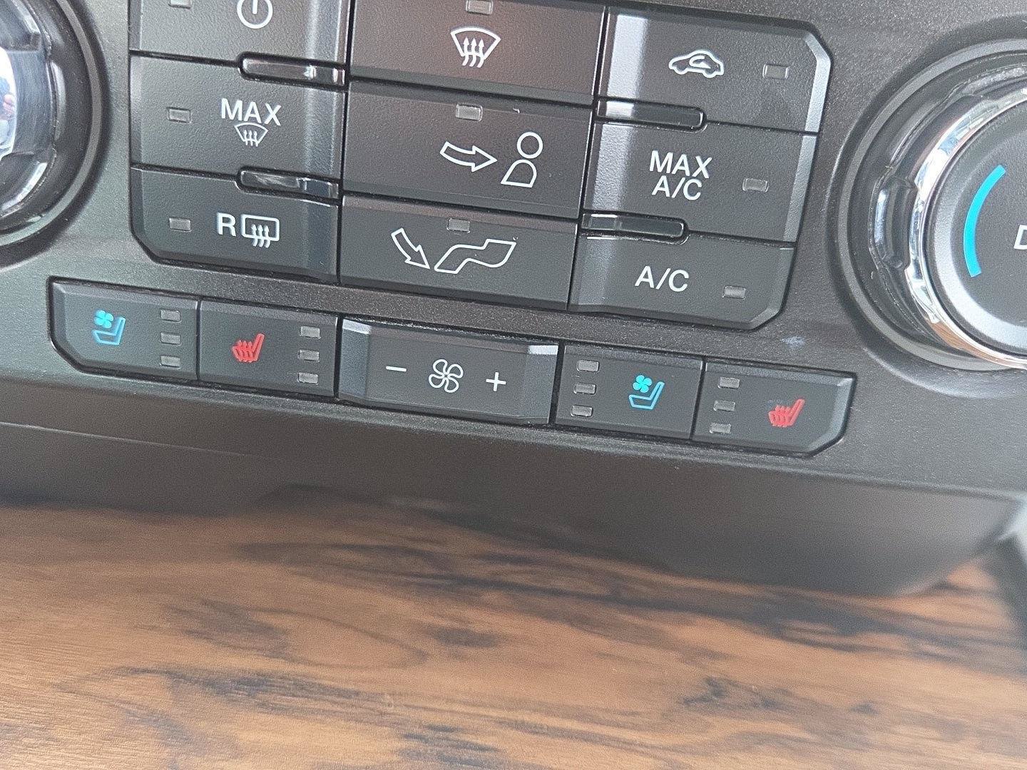 Used 2019 Ford F150 Lariat AWD/4WD image 28