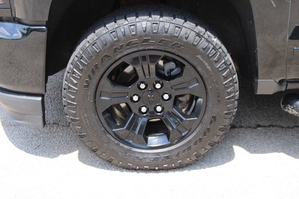 Used 2019 Chevrolet Silverado 1500 LT w/ All Star Edition AWD/4WD image 32