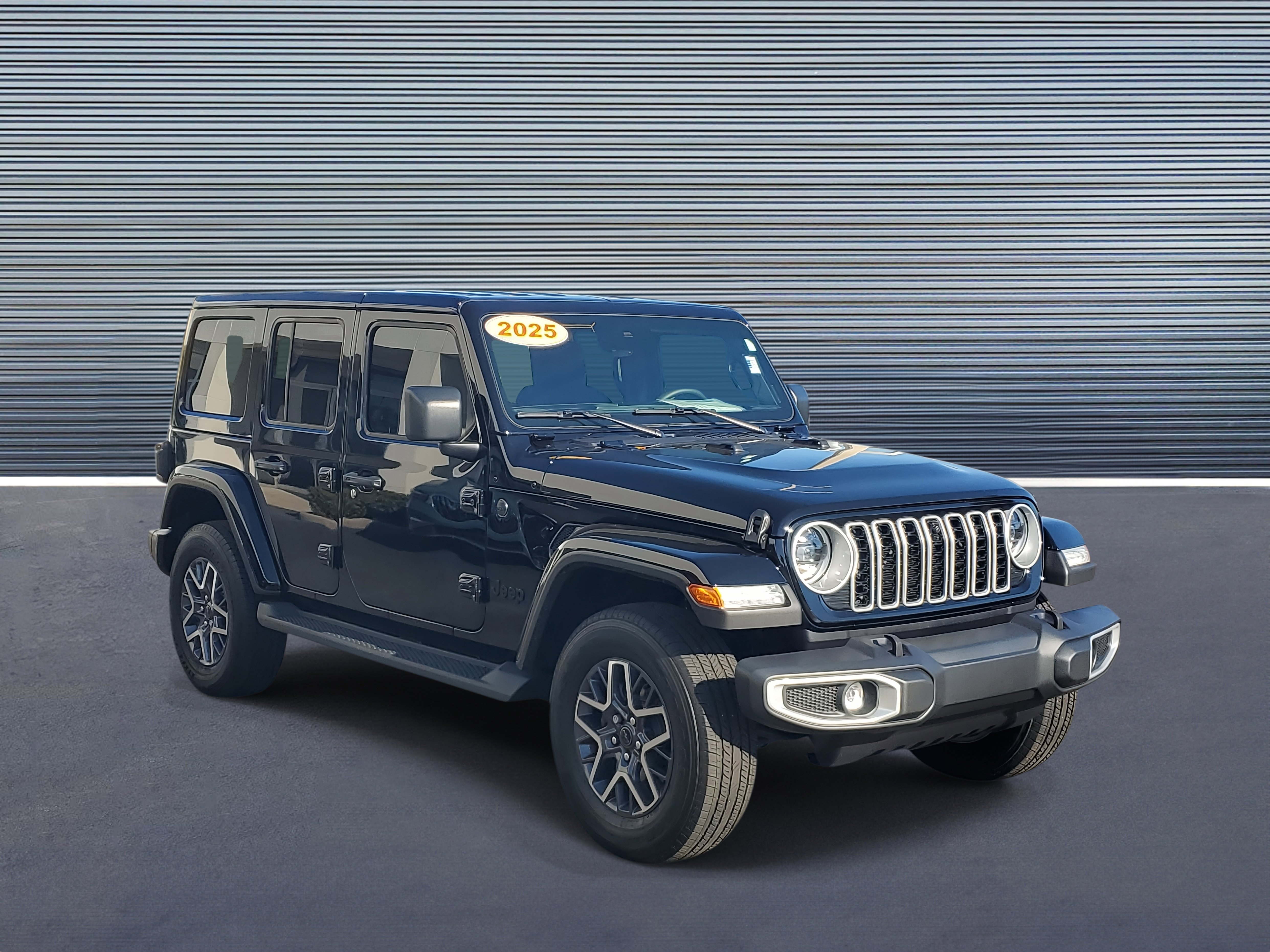 Used 2025 Jeep Wrangler Sahara video 2