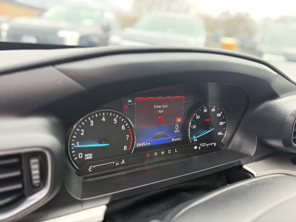 Used 2022 Ford Explorer XLT w/ Equipment Group 202A image 13