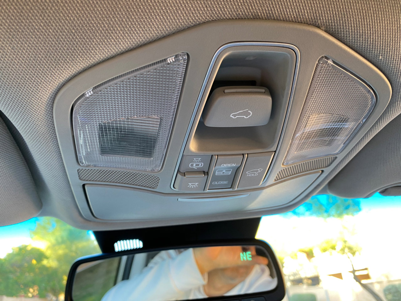 Used 2017 Hyundai Santa Fe SE Ultimate 3.3L Auto w/ SE Ultimate Tech Package 03 image 73