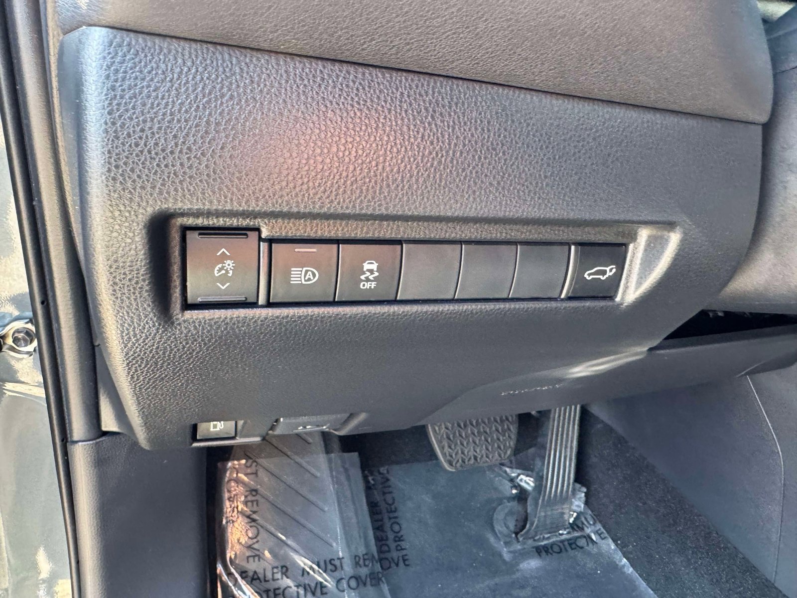 Certified 2023 Toyota Venza XLE AWD/4WD image 26