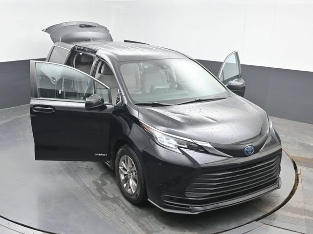 Used 2021 Toyota Sienna LE FWD image 50