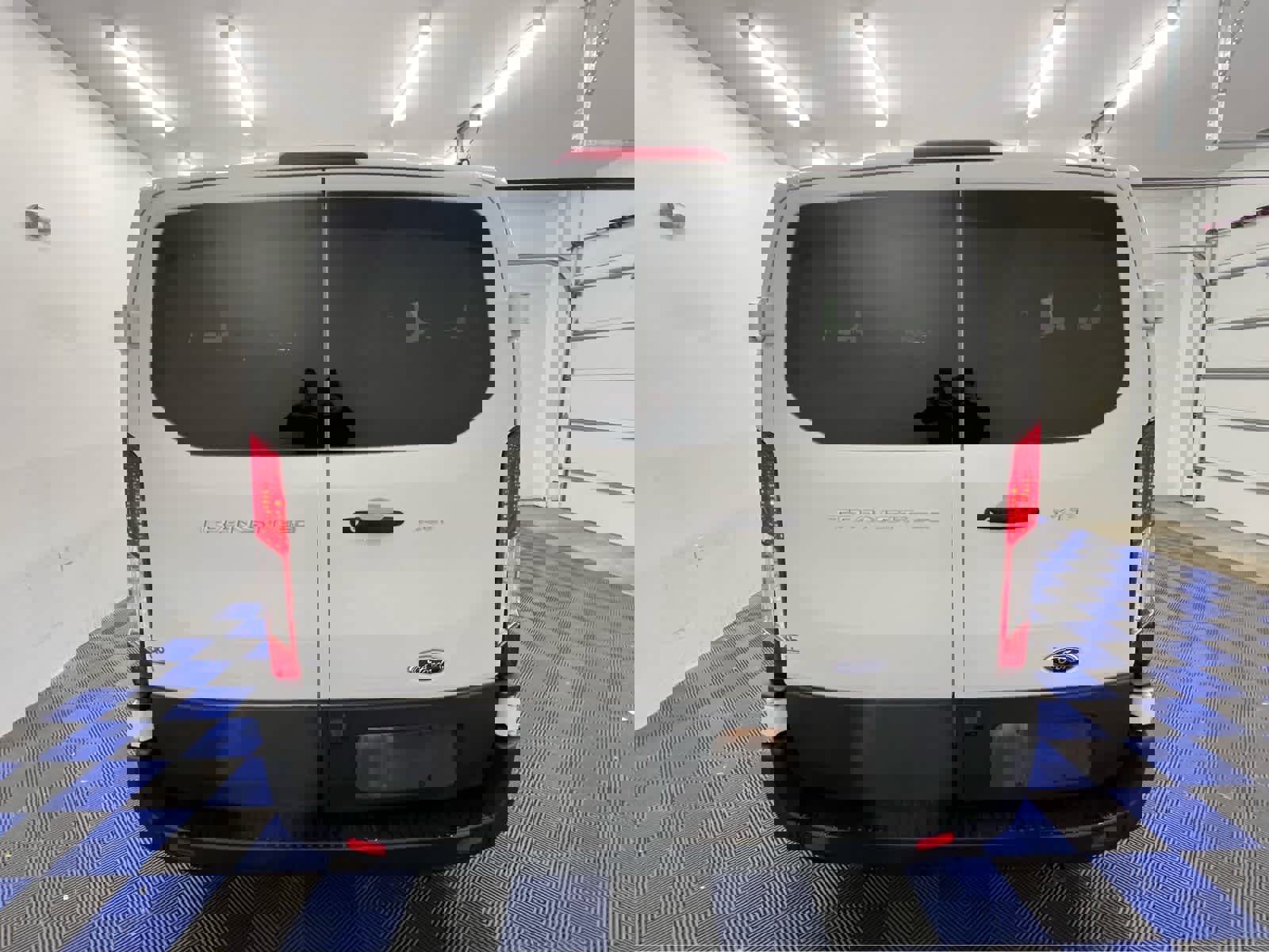 Used 2023 Ford Transit 350 XLT image 10