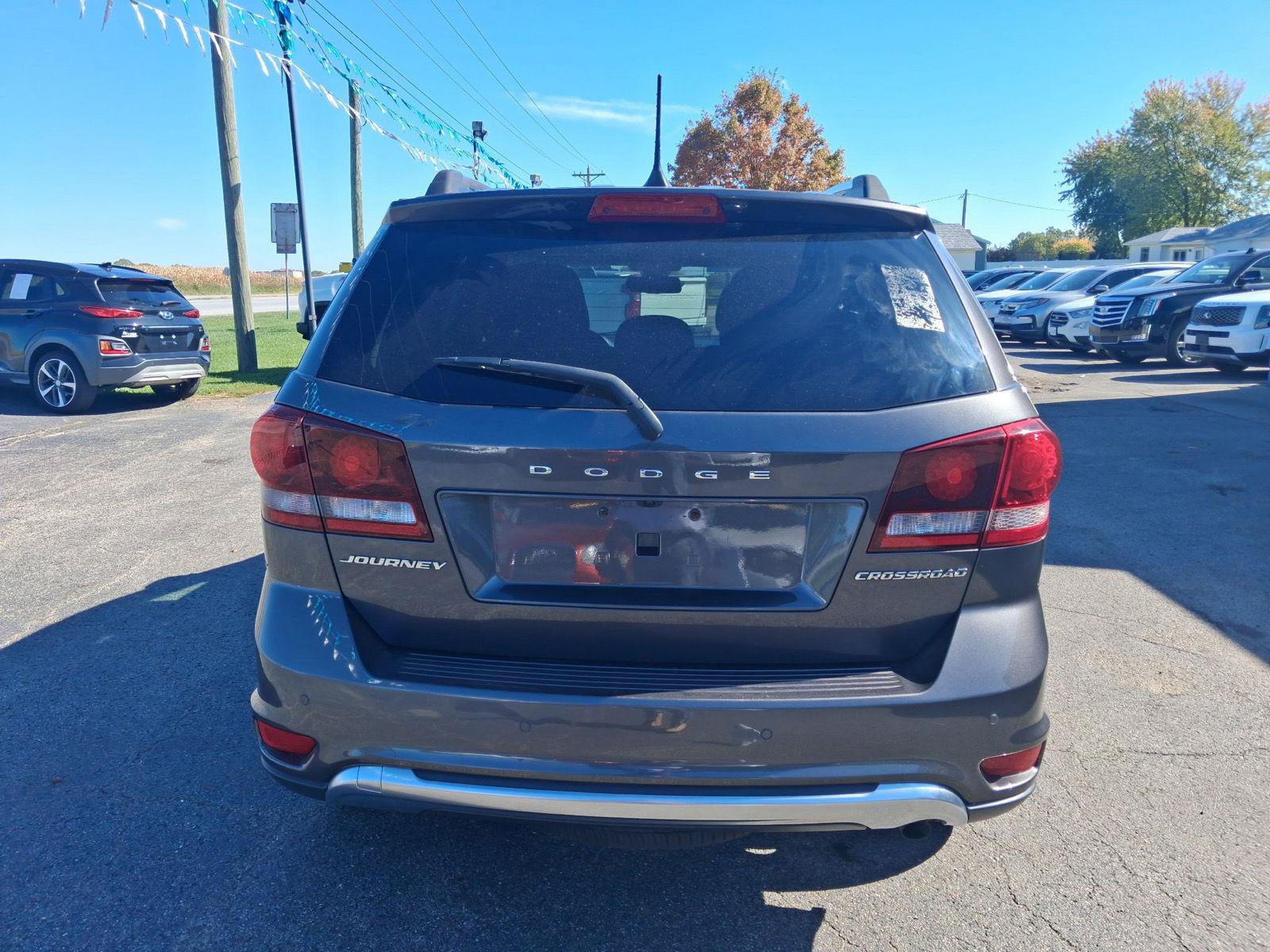 Used 2020 Dodge Journey Crossroad FWD image 3
