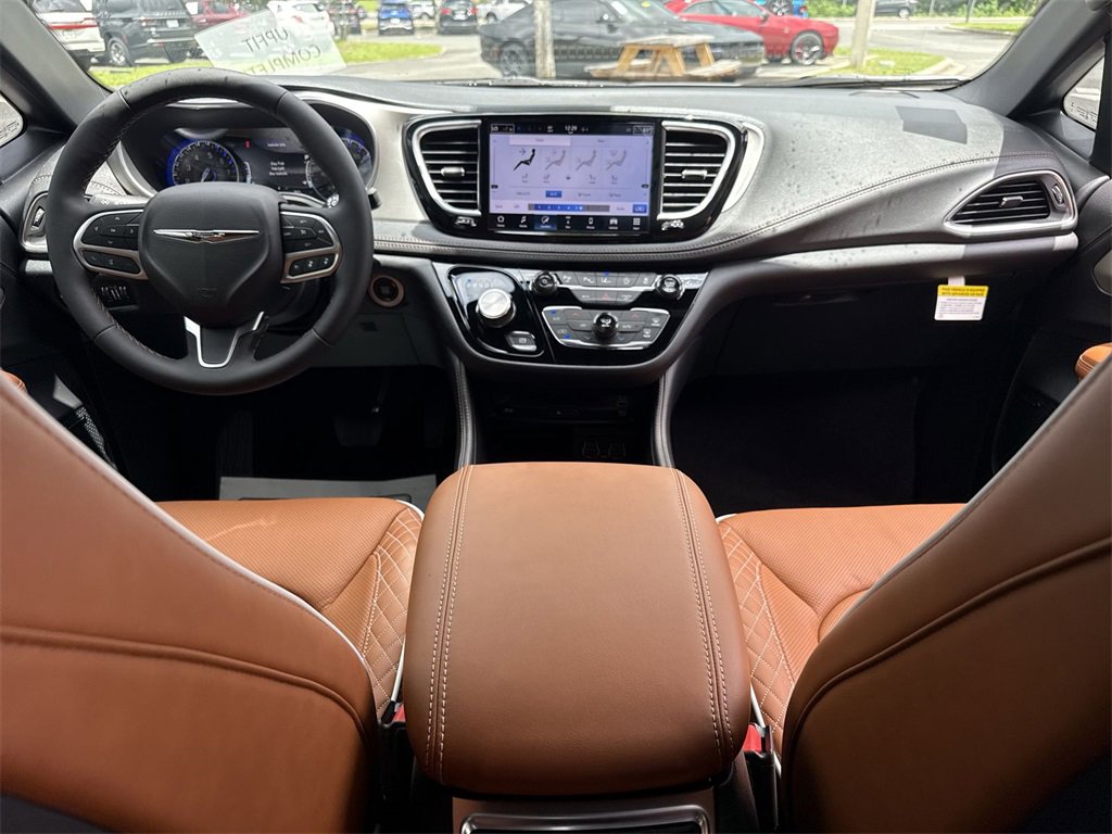 New 2025 Chrysler Pacifica Pinnacle image 29