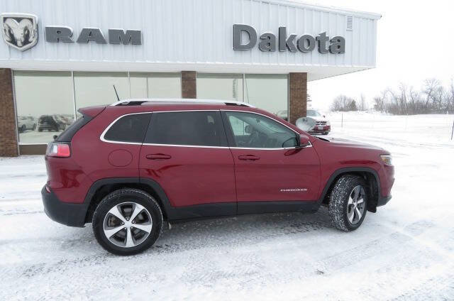 Used 2019 Jeep Cherokee Limited image 2