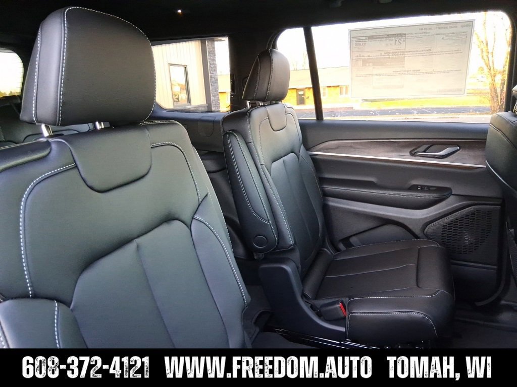 Used 2025 Jeep Grand Cherokee L Limited w/ Trailer Tow Package AWD/4WD image 23