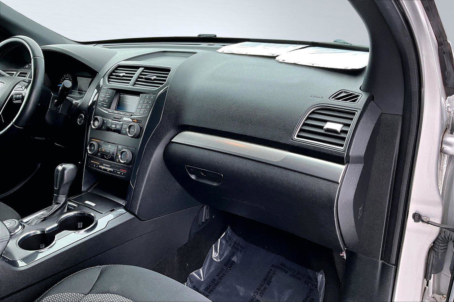 Used 2019 Ford Explorer XLT image 22