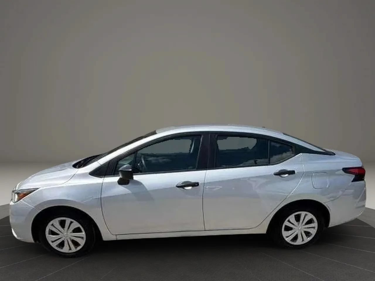Used 2020 Nissan Versa S FWD image 2