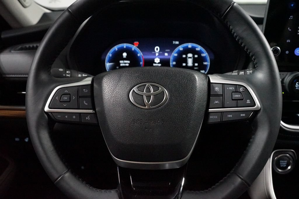 Certified 2025 Toyota Grand Highlander FWD image 12