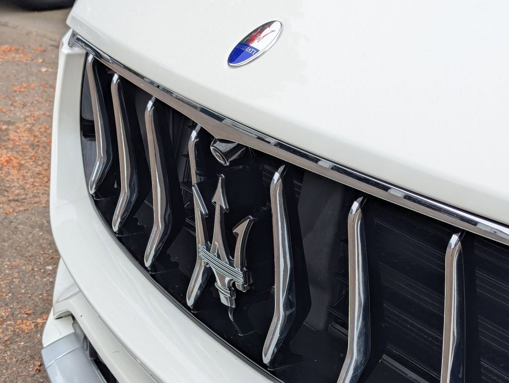 Used 2017 Maserati Levante S AWD/4WD image 10