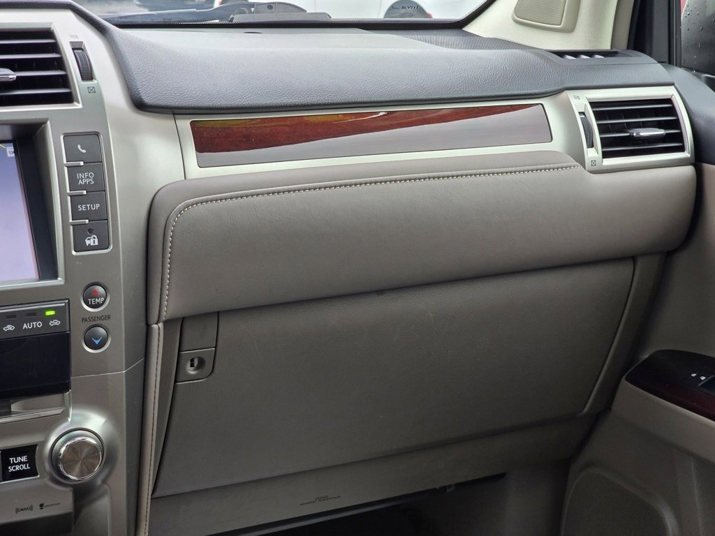 Used 2017 Lexus GX 460 image 38